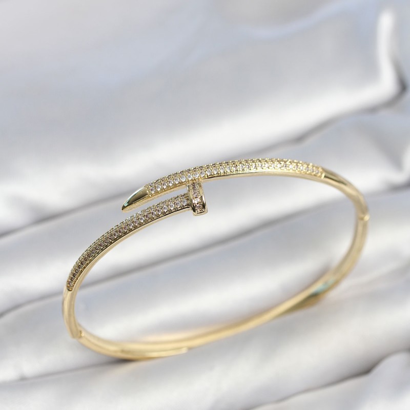 Gold Renk Çivi Model Zirkon Taşlı Kadın Kelepçe Bileklik Gold Renk Çivi Model Zirkon Taşlı Kadın Kelepçe Bileklik