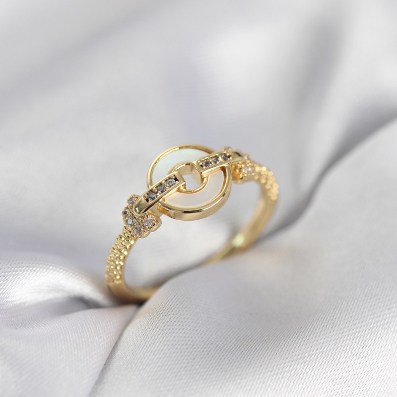 Gold Renk Daire Form Sedef ve Zirkon Taşlı Kadın Yüzük Gold Renk Daire Form Sedef ve Zirkon Taşlı Kadın Yüzük