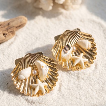 Gold Renk Deniz Kabuğu Deniz Yıldızı ve Beyaz Taş Detaylı Küpe