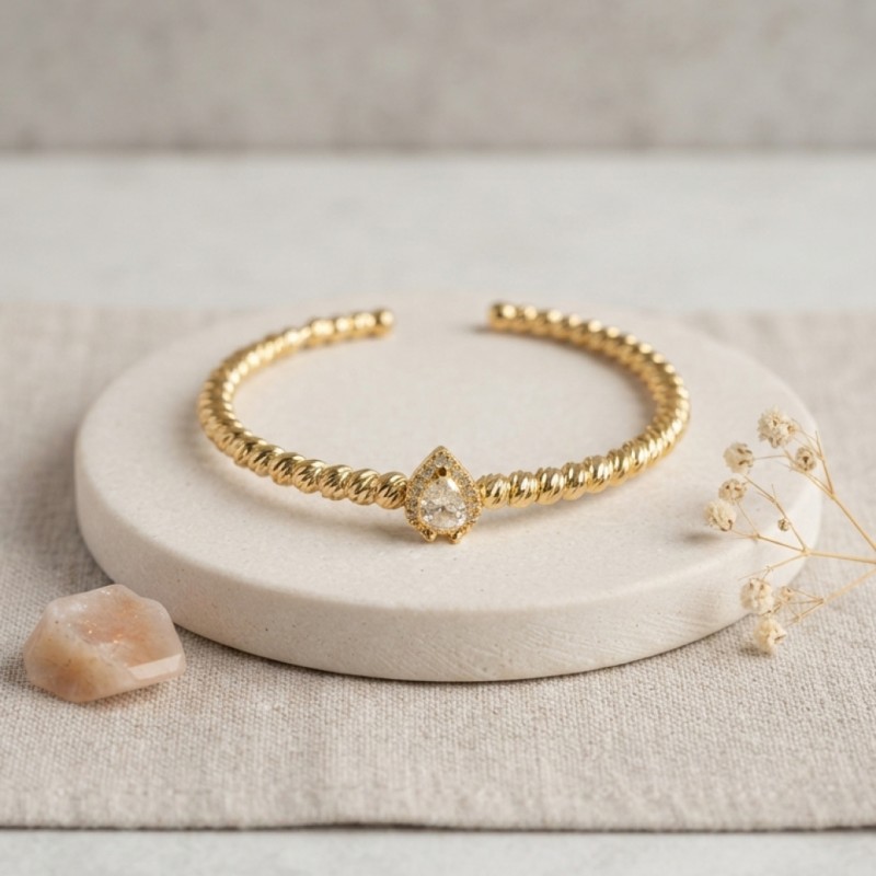 Gold Renk Dorika Model Damla Zirkon Taşlı Kadın Bileklik Gold Renk Dorika Model Damla Zirkon Taşlı Kadın Bileklik