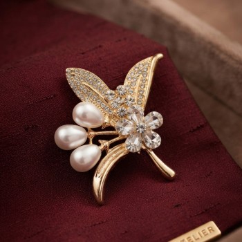 Gold Renk İncili Zirkon Taşlı Yaprak Model Broş