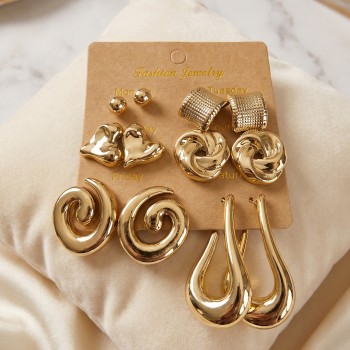 Gold Renk Metalik Kaplamalı CCB 6 Çift Küpe Seti Gold Renk Metalik Kaplamalı CCB 6 Çift Küpe Seti