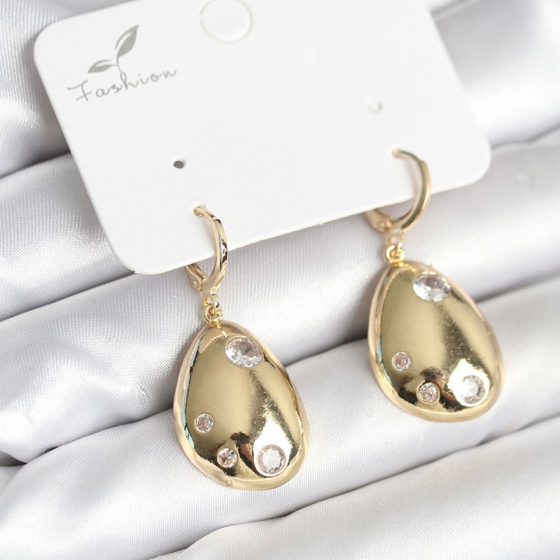 Gold Renk Pirinç Damla Model Kadın Küpe Gold Renk Pirinç Damla Model Kadın Küpe
