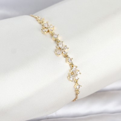 Gold Renk Pirinç Kelebek Model Asansörlü Model Kadın Bileklik Gold Renk Pirinç Kelebek Model Asansörlü Model Kadın Bileklik