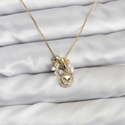 Gold Renk Pirinç Minimal Kelebek Charmlı Kadın Kolye Gold Renk Pirinç Minimal Kelebek Charmlı Kadın Kolye