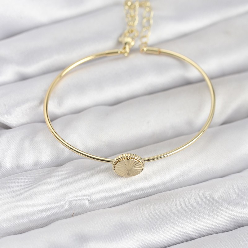 Gold Renk Pirinç Model Kadın Bileklik Gold Renk Pirinç Model Kadın Bileklik