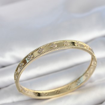 Gold Renk Pirinç Yonca Model Zirkon Taşlı Kadın Kelepçe Bileklik Gold Renk Pirinç Yonca Model Zirkon Taşlı Kadın Kelepçe Bileklik