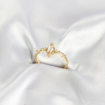 Gold Renk Vintage Model Zirkon Taşlı Yüzük Gold Renk Vintage Model Zirkon Taşlı Yüzük
