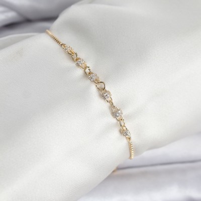 Gold Renk Zincir Model Zirkon Taşlı Pirinç Asansörlü Kadın Bileklik Gold Renk Zincir Model Zirkon Taşlı Pirinç Asansörlü Kadın Bileklik
