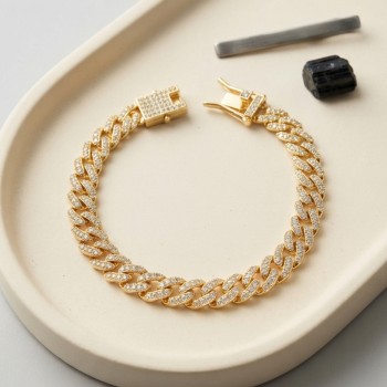 Gold Renk Zirkon Taşlı Cuban Zincir Model Klips Kapamalı Erkek Bileklik Gold Renk Zirkon Taşlı Cuban Zincir Model Klips Kapamalı Erkek Bileklik