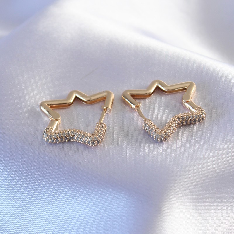 Gold Renk Zirkon Taşlı Yıldız Model Kadın Küpe Gold Renk Zirkon Taşlı Yıldız Model Kadın Küpe