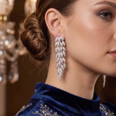 Gümüş Renk Zirkon Taşlı Sarmaşık Yaprak Model Kadın Abiye Küpe Gümüş Renk Zirkon Taşlı Sarmaşık Yaprak Model Kadın Abiye Küpe