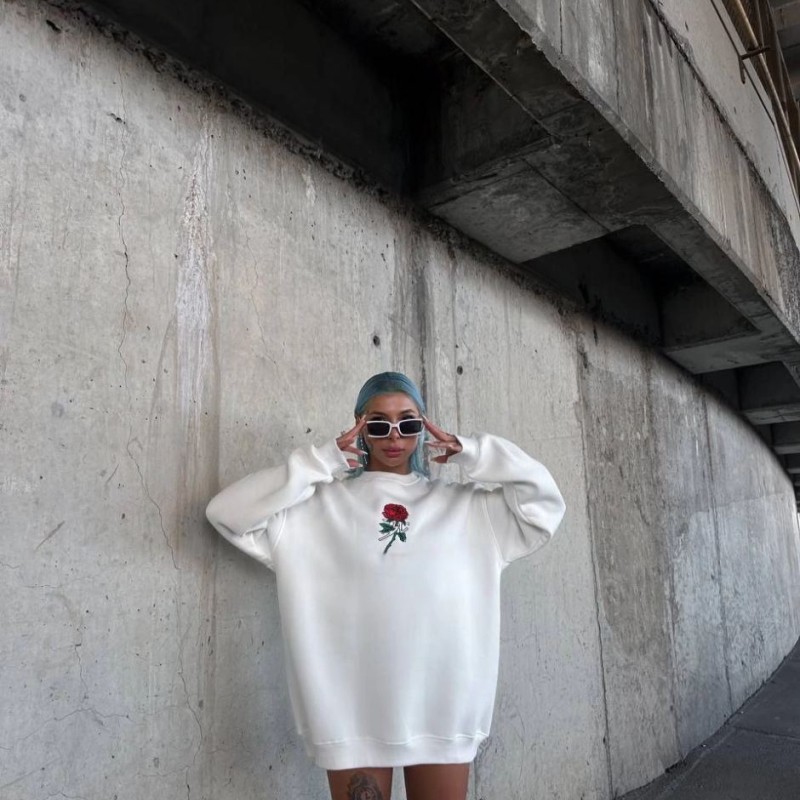 Kadın 3 iplik Pamuklu Bisiklet Yaka GÜL Baskılı SweatShirt - BeyazBeyaz Kadın 3 iplik Pamuklu Bisiklet Yaka GÜL Baskılı SweatShirt - BeyazBeyaz