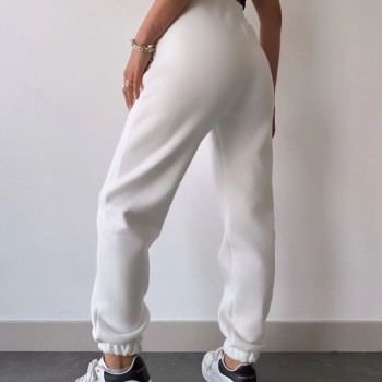 Kadın 3 iplik Pamuklu Paça Lastikli Eşofman Pantolon - Beyaz Kadın 3 iplik Pamuklu Paça Lastikli Eşofman Pantolon - Beyaz