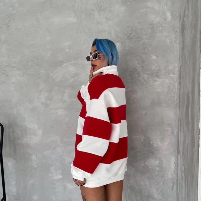 Kadın 3 İplik Pamuklu Parçalı Yakalı SweatShirt - Kırmızı Kadın 3 İplik Pamuklu Parçalı Yakalı SweatShirt - Kırmızı