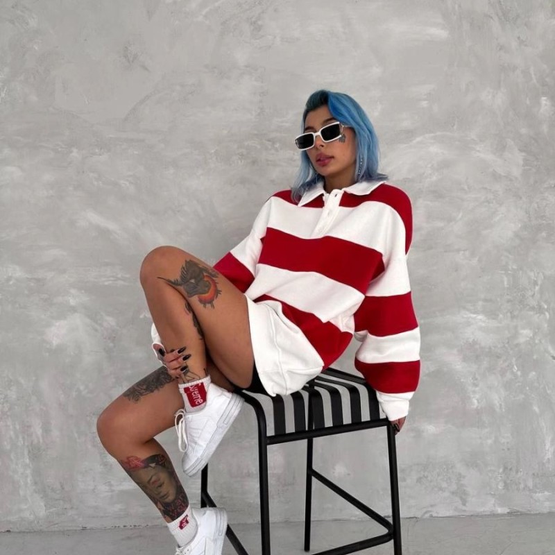 Kadın 3 İplik Pamuklu Parçalı Yakalı SweatShirt - Kırmızı Kadın 3 İplik Pamuklu Parçalı Yakalı SweatShirt - Kırmızı