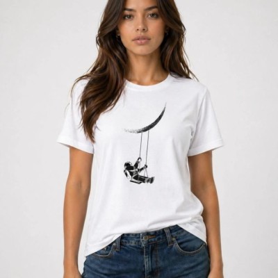 Kadın Astronot Ay Temalı Tişört Kısa Kol Yazlık Bisiklet Yaka T-Shirt - Beyaz Kadın Astronot Ay Temalı Tişört Kısa Kol Yazlık Bisiklet Yaka T-Shirt - Beyaz