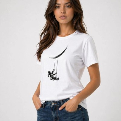 Kadın Astronot Ay Temalı Tişört Kısa Kol Yazlık Bisiklet Yaka T-Shirt - Beyaz Kadın Astronot Ay Temalı Tişört Kısa Kol Yazlık Bisiklet Yaka T-Shirt - Beyaz