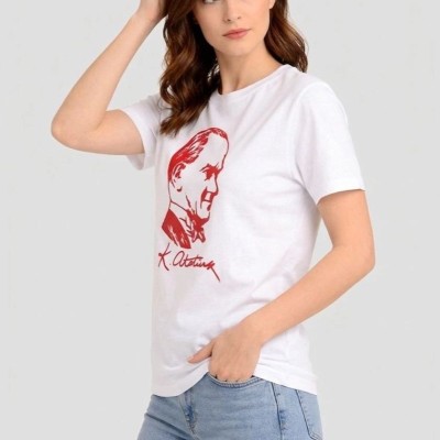 Kadın Atatürk Baskılı Tişört Kısa Kollu Bisiklet Yaka T-Shirt - Beyaz Kadın Atatürk Baskılı Tişört Kısa Kollu Bisiklet Yaka T-Shirt - Beyaz
