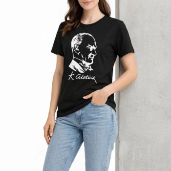 Kadın Atatürk Baskılı Tişört Kısa Kollu Bisiklet Yaka T-Shirt - Siyah Kadın Atatürk Baskılı Tişört Kısa Kollu Bisiklet Yaka T-Shirt - Siyah