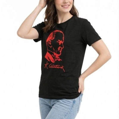 Kadın Atatürk Baskılı Tişört Kısa Kollu Bisiklet Yaka T-Shirt - Siyah Kadın Atatürk Baskılı Tişört Kısa Kollu Bisiklet Yaka T-Shirt - Siyah