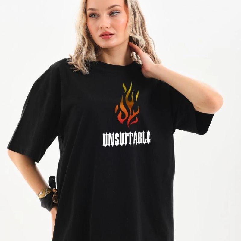 Kadın Baskılı T-Shirt Kısa Kol Bisiklet Yaka Oversize Rahat Kalıp Günlük Tişört - Siyah Kadın Baskılı T-Shirt Kısa Kol Bisiklet Yaka Oversize Rahat Kalıp Günlük Tişört - Siyah