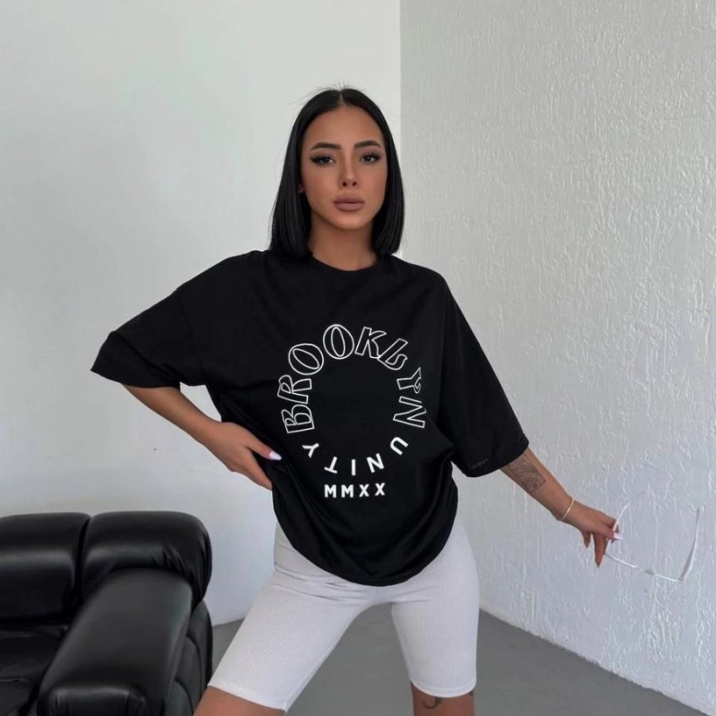 Kadın Baskılı T-Shirt Kısa Kol Bisiklet Yaka Oversize Rahat Kalıp Günlük Tişört - Siyah Kadın Baskılı T-Shirt Kısa Kol Bisiklet Yaka Oversize Rahat Kalıp Günlük Tişört - Siyah