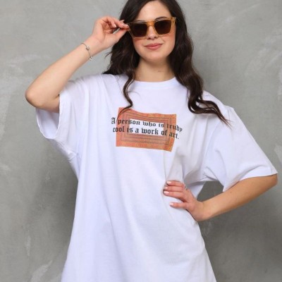 Kadın Baskılı T-Shirt Kısa Kol Bisiklet Yaka Oversize Rahat Kalıp Tişört - Beyaz Kadın Baskılı T-Shirt Kısa Kol Bisiklet Yaka Oversize Rahat Kalıp Tişört - Beyaz