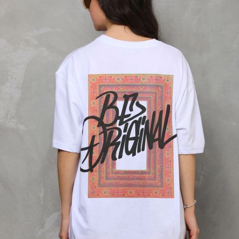 Kadın Baskılı T-Shirt Kısa Kol Bisiklet Yaka Oversize Rahat Kalıp Tişört - Beyaz Kadın Baskılı T-Shirt Kısa Kol Bisiklet Yaka Oversize Rahat Kalıp Tişört - Beyaz