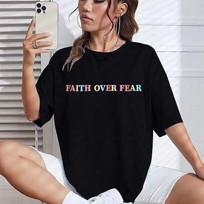Kadın Baskılı T-Shirt Kısa Kol Bisiklet Yaka Oversize Rahat Kalıp Tişört - Siyah Kadın Baskılı T-Shirt Kısa Kol Bisiklet Yaka Oversize Rahat Kalıp Tişört - Siyah