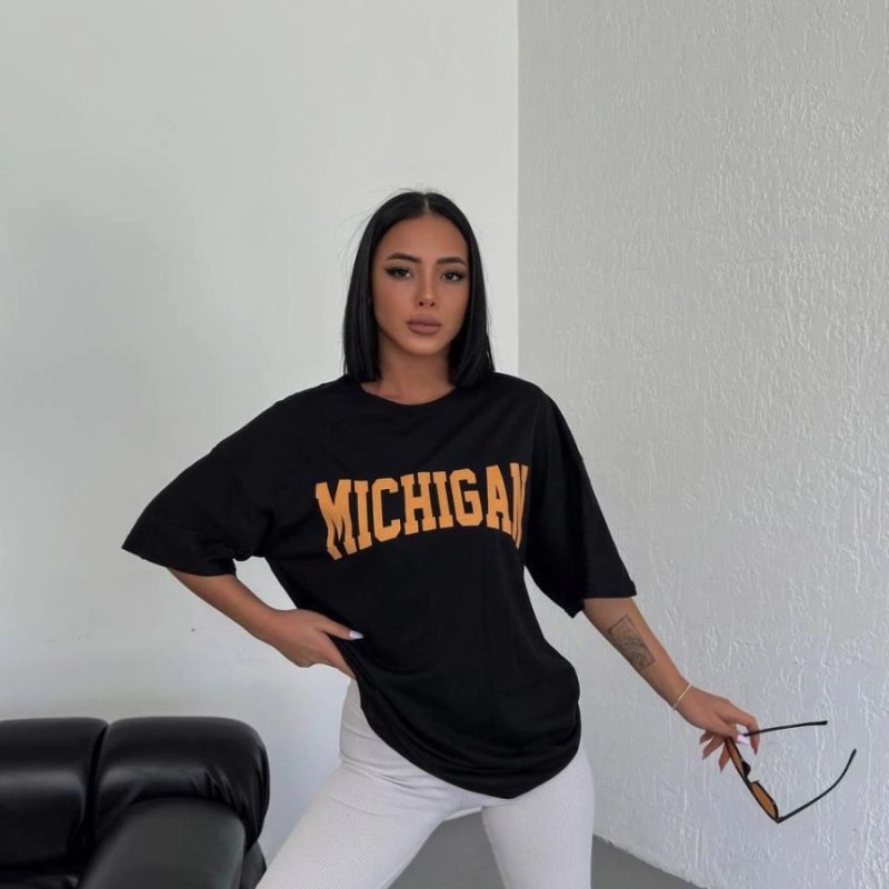 Kadın Baskılı T-Shirt Kısa Kol Bisiklet Yaka Oversize Tişört - Siyah Kadın Baskılı T-Shirt Kısa Kol Bisiklet Yaka Oversize Tişört - Siyah