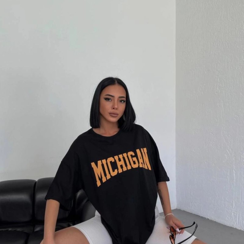 Kadın Baskılı T-Shirt Kısa Kol Bisiklet Yaka Oversize Tişört - Siyah Kadın Baskılı T-Shirt Kısa Kol Bisiklet Yaka Oversize Tişört - Siyah