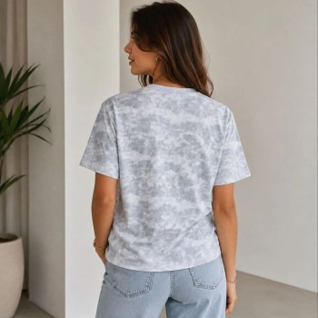 Kadın Batik Desenli Tişört Bisiklet Yaka Kısa Kol Regular Fit T-shirt - Gri Kadın Batik Desenli Tişört Bisiklet Yaka Kısa Kol Regular Fit T-shirt - Gri