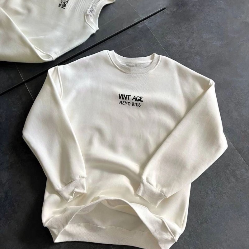 Kadın Bisiklet Yaka 3 İplik Baskılı Oversize SweatShirt - Beyaz Kadın Bisiklet Yaka 3 İplik Baskılı Oversize SweatShirt - Beyaz