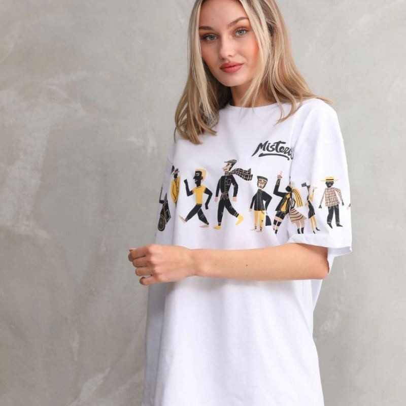 kadın Bisiklet Yaka Baskılı Oversize T-Shirt - Beyaz kadın Bisiklet Yaka Baskılı Oversize T-Shirt - Beyaz