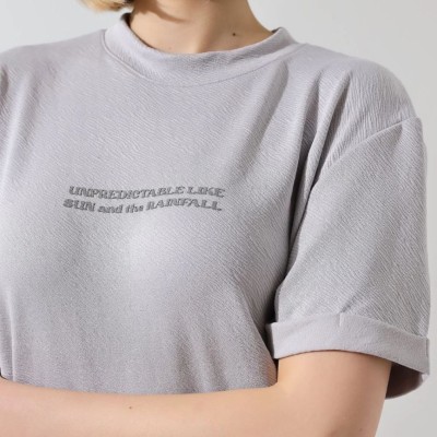 Kadın Bisiklet Yaka Baskılı Slim Fit T-Shirt - Boyalı Gri Kadın Bisiklet Yaka Baskılı Slim Fit T-Shirt - Boyalı Gri