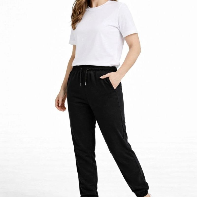 Kadın Jogger Eşofman Altı , Cepli, Paça Lastilkl ,Spor Pantolon - Siyah Kadın Jogger Eşofman Altı , Cepli, Paça Lastilkl ,Spor Pantolon - Siyah