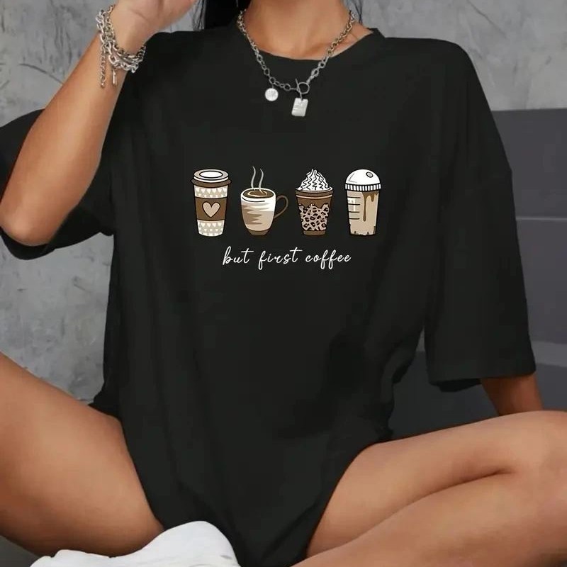 Kadın Kahve Desen Baskılı Tişört Kısa Kol Bisiklet Yaka Oversize T-Shirt - Siyah Kadın Kahve Desen Baskılı Tişört Kısa Kol Bisiklet Yaka Oversize T-Shirt - Siyah