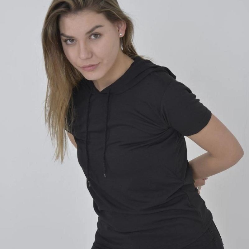 Kadın Kapüşonlu T-Shirt Kısa Kol Bisiklet Yaka Slimfit Tişört - Siyah Kadın Kapüşonlu T-Shirt Kısa Kol Bisiklet Yaka Slimfit Tişört - Siyah