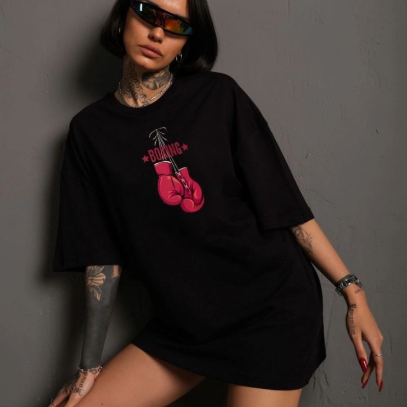 Kadın Kısa Kol Tişört Bisiklet Yaka Boxy Eldiven Baskılı T-Shirt - Siyah Kadın Kısa Kol Tişört Bisiklet Yaka Boxy Eldiven Baskılı T-Shirt - Siyah