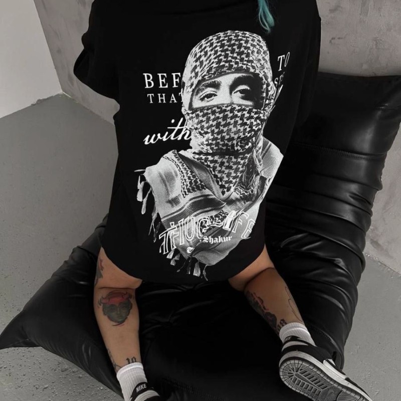 Kadın Kısa Kol Tişört Bisiklet Yaka Filistin Poşülü Baskılı T-Shirt - Siyah Kadın Kısa Kol Tişört Bisiklet Yaka Filistin Poşülü Baskılı T-Shirt - Siyah