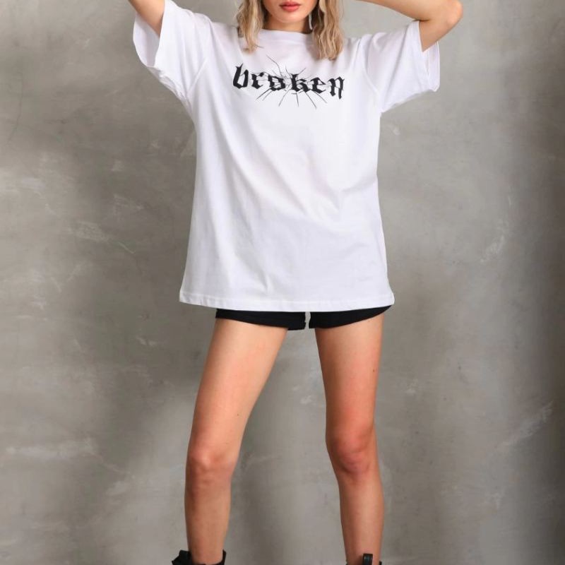 Kadın Kısa Kol Yazlık Tişört Bisiklet Yaka Baskılı Oversize T-Shirt - Beyaz Kadın Kısa Kol Yazlık Tişört Bisiklet Yaka Baskılı Oversize T-Shirt - Beyaz