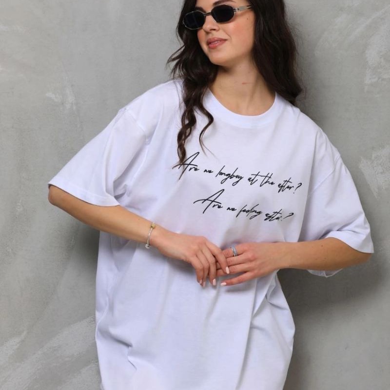 Kadın Kısa Kol Yazlık Tişört Bisiklet Yaka Baskılı Oversize T-Shirt - Beyaz Kadın Kısa Kol Yazlık Tişört Bisiklet Yaka Baskılı Oversize T-Shirt - Beyaz