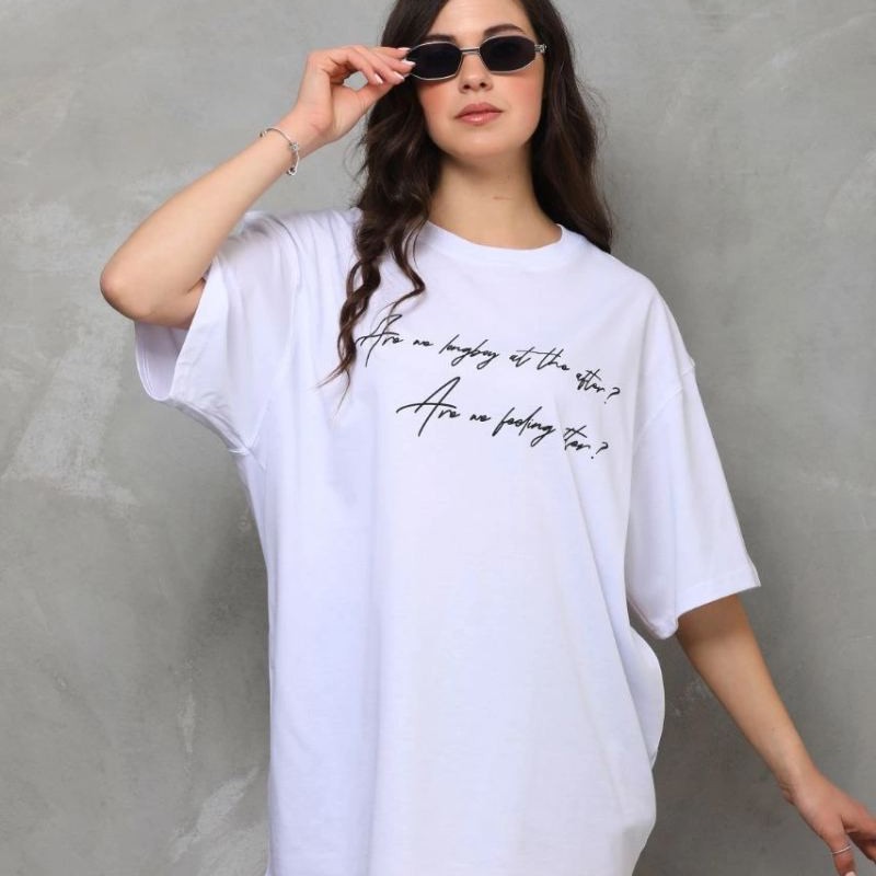 Kadın Kısa Kol Yazlık Tişört Bisiklet Yaka Baskılı Oversize T-Shirt - Beyaz Kadın Kısa Kol Yazlık Tişört Bisiklet Yaka Baskılı Oversize T-Shirt - Beyaz