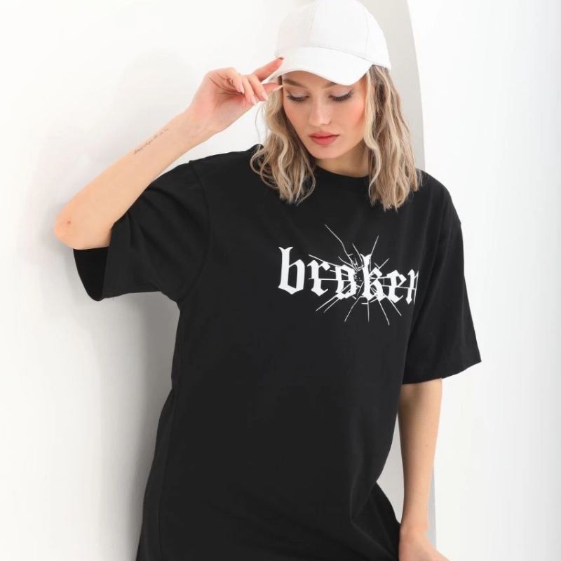 Kadın Kısa Kol Yazlık Tişört Bisiklet Yaka Baskılı Oversize T-Shirt - Siyah Kadın Kısa Kol Yazlık Tişört Bisiklet Yaka Baskılı Oversize T-Shirt - Siyah