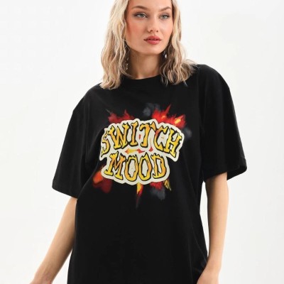 Kadın Kısa Kol Yazlık Tişört Bisiklet Yaka Ejderha Baskılı T-Shirt - Siyah Kadın Kısa Kol Yazlık Tişört Bisiklet Yaka Ejderha Baskılı T-Shirt - Siyah