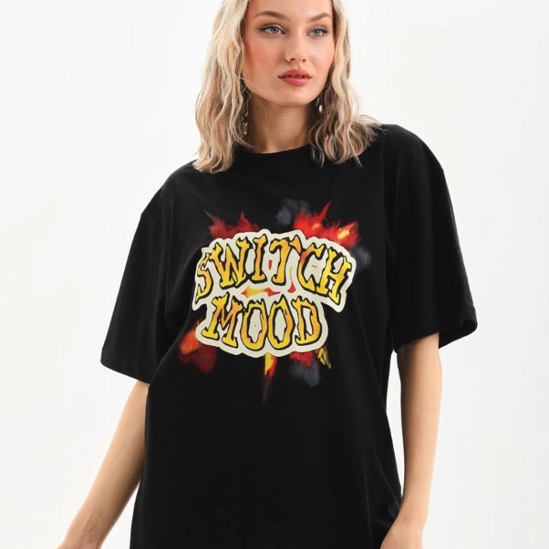 Kadın Kısa Kol Yazlık Tişört Bisiklet Yaka Ejderha Baskılı T-Shirt - Siyah Kadın Kısa Kol Yazlık Tişört Bisiklet Yaka Ejderha Baskılı T-Shirt - Siyah