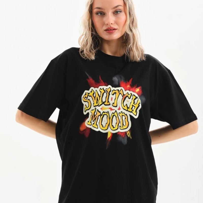 Kadın Kısa Kol Yazlık Tişört Bisiklet Yaka Ejderha Baskılı T-Shirt - Siyah Kadın Kısa Kol Yazlık Tişört Bisiklet Yaka Ejderha Baskılı T-Shirt - Siyah