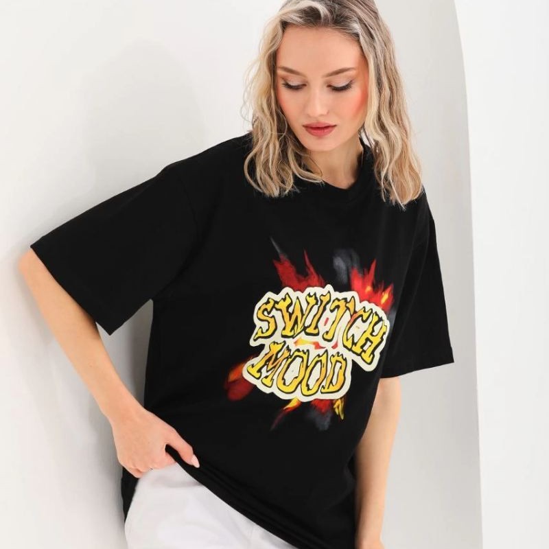 Kadın Kısa Kol Yazlık Tişört Bisiklet Yaka Ejderha Baskılı T-Shirt - Siyah Kadın Kısa Kol Yazlık Tişört Bisiklet Yaka Ejderha Baskılı T-Shirt - Siyah