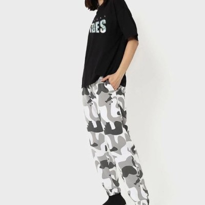 Kadın Kısa Kol Yazlık Tişört Bisiklet Yaka VIBES Baskılı T-Shirt - Siyah Kadın Kısa Kol Yazlık Tişört Bisiklet Yaka VIBES Baskılı T-Shirt - Siyah